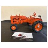 Allis Chalmers 1/16 far show tractor