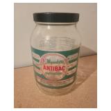 Glass bacterial jar