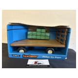 ERTL Farm Country Vintage Hay Wagon