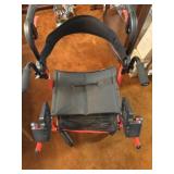 Wheel chair / walker