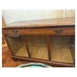 Lighted display cabinet