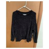 Seven sweater size L