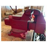 Bench vise