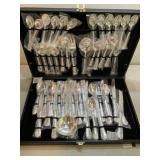 Flatware set