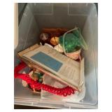 Tote of Easter Decor