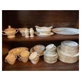 Popegosser Dish Set