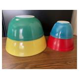 Pyrex nesting bowls