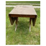 Drop leaf table