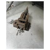Cross slide vise