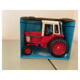 1/16 scale International 1586 with cab