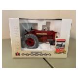 1/16 Farmall Firestone tractor