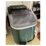 Countertop icemaker