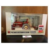 International 544 with sickle 1/16