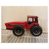 1/26 2+2 International tractor