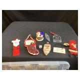 Tote of assorted small Christmas items like s