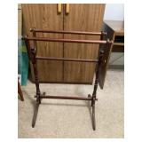 Wooden quilt rack