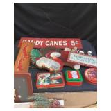 Assorted Christmas wall, hangings, and other