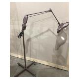 Razor Floating Fixture