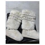 Womenï¿½s size 7 boots
