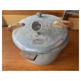 Pressure cooker