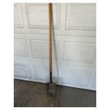 Roofing shovel