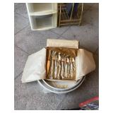 Miscellaneous cake pans, and Golden tableware