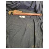 Large pipe wrench