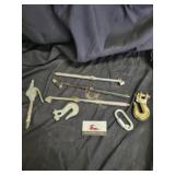 Pressure gauges & hooks
