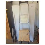 Aluminum step ladder