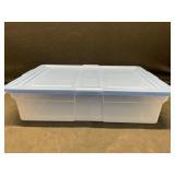Tote with lid