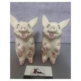 Vintage ceramic piggy banks are identified as