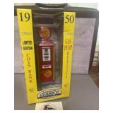 Gearbox Collectibles 'Super Shell' Gasoline Pump