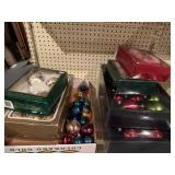 Christmas balls / bring boxes