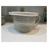 The Pampered Chef mixing bowl