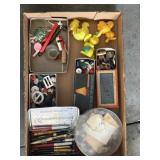 Vintage trinkets and buttons