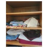 Table cloths & misc linens