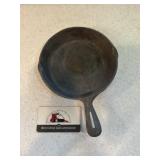 Cast iron skillet
