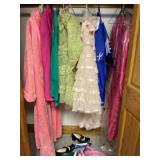 Vintage womenï¿½s Dresses and Shoes