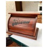 Roll top bread box