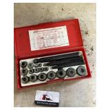 Bushing, removing and inserting set