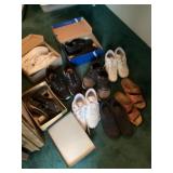Womenï¿½s shoes size 9 9 1/2 bring a box