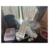 Miscellaneous Tupperware/containers
