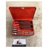 Screw extractor set