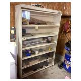 Display case bring help to load without the