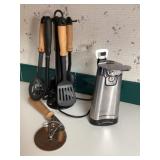 Can opener kitchen utensils