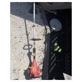 Home light weedeater has good compression