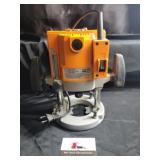 Plunge router