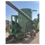 John Deere 400 Grinder Mixer