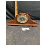 Mantle clock secondhand moves