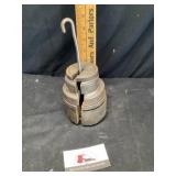 Balancing scale weights